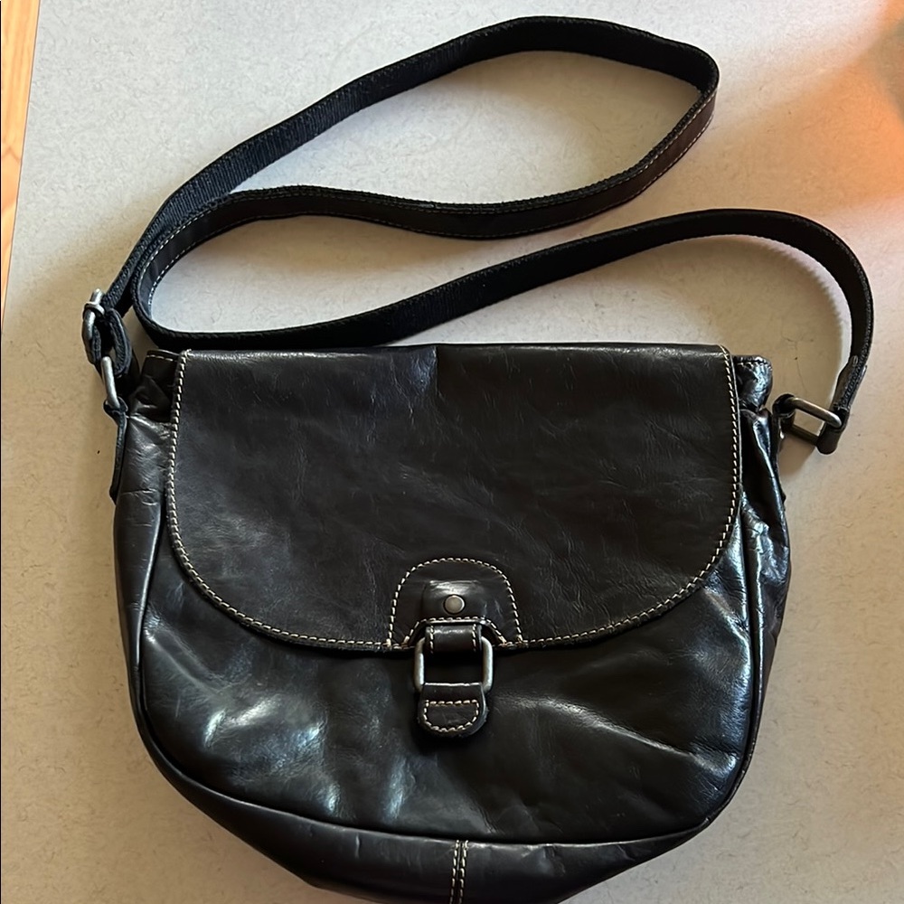 Elegant Black Leather Shoulder Bag